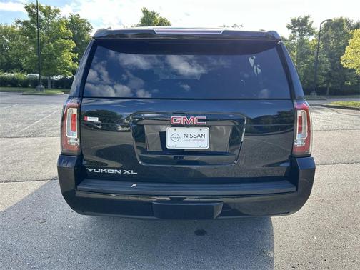 2017 GMC Yukon XL SLT