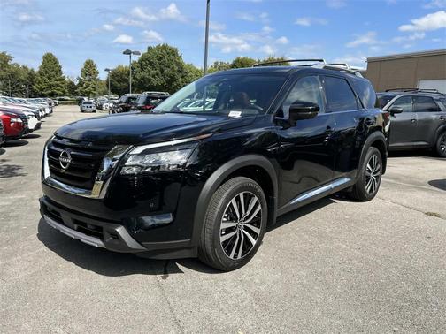 2025 Nissan Pathfinder Platinum FWD