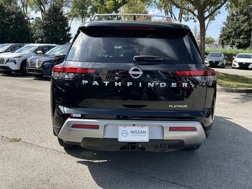 2025 Nissan Pathfinder Platinum FWD
