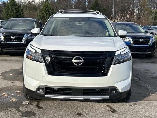 2025 Nissan Pathfinder Platinum 4WD