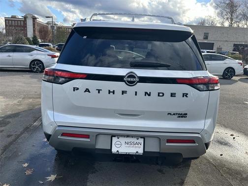 2025 Nissan Pathfinder Platinum 4WD