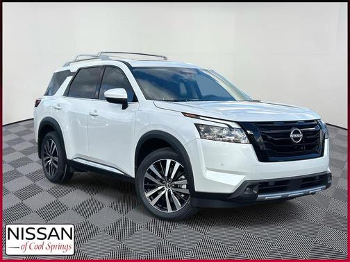 2025 Nissan Pathfinder Platinum 4WD