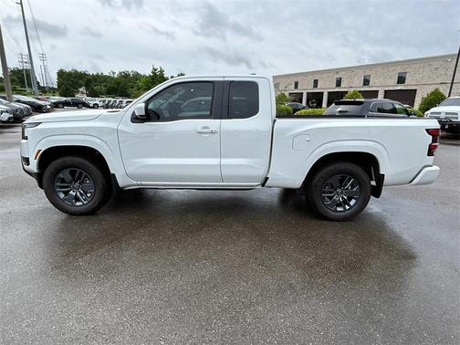 2025 Nissan Frontier SV