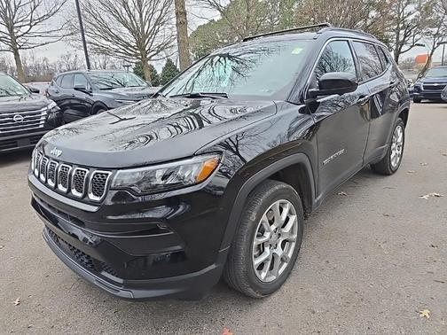 2023 Jeep Compass Latitude Lux