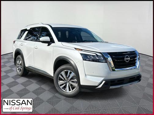 2025 Nissan Pathfinder SL 4WD