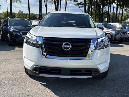 2025 Nissan Pathfinder SL 4WD