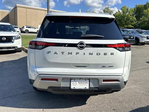 2025 Nissan Pathfinder SL 4WD