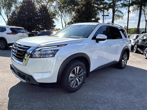 2025 Nissan Pathfinder SL 4WD