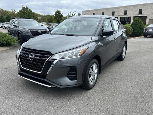 2025 Nissan Kicks S