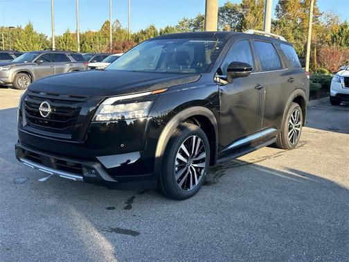 2025 Nissan Pathfinder Platinum 4WD
