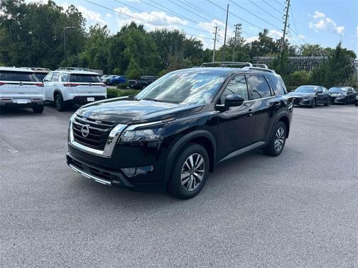 2025 Nissan Pathfinder SL FWD