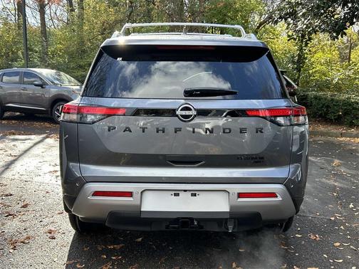 2025 Nissan Pathfinder Platinum 4WD