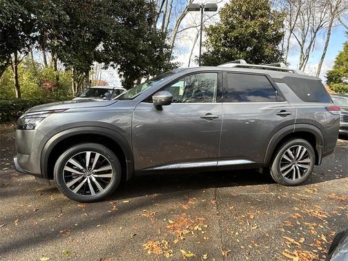 2025 Nissan Pathfinder Platinum 4WD