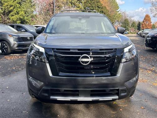 2025 Nissan Pathfinder Platinum 4WD