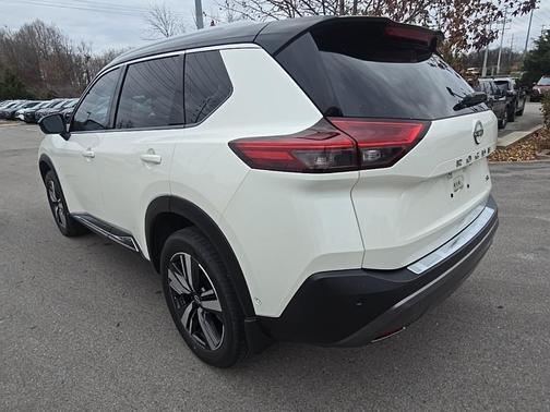 2022 Nissan Rogue SL