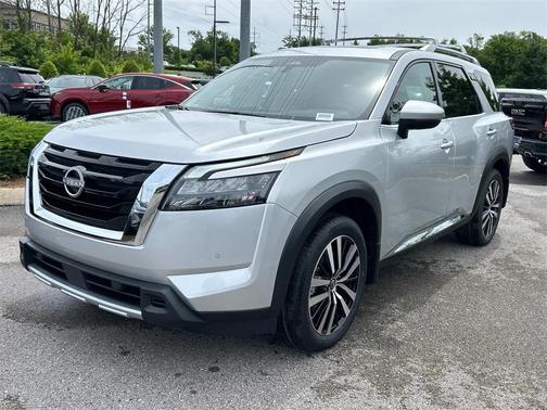 2025 Nissan Pathfinder Platinum FWD