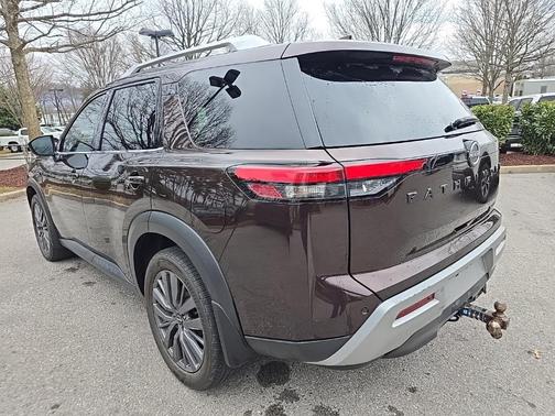 2022 Nissan Pathfinder SL 4WD