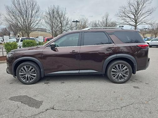 2022 Nissan Pathfinder SL 4WD