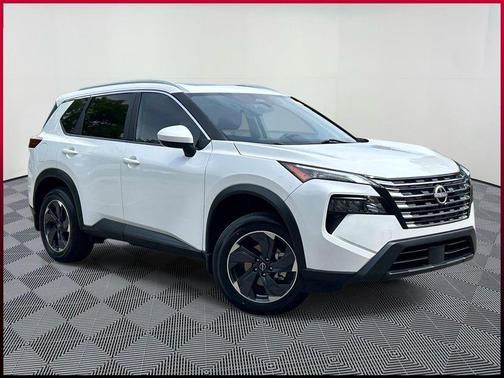 Everest White Pearl 2024 Nissan Rogue SV
