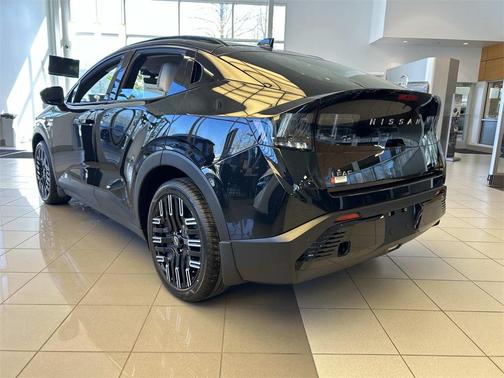 2026 Nissan Leaf PLATINUM+