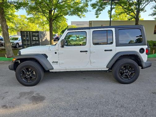 Bright White Clearcoat 2021 Jeep Wrangler Unlimited Sport Altitude