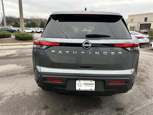 2025 Nissan Pathfinder S FWD