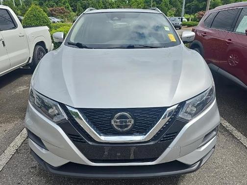 2022 Nissan Rogue Sport SV