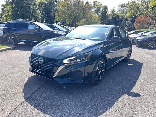 2025 Nissan Altima SR FWD