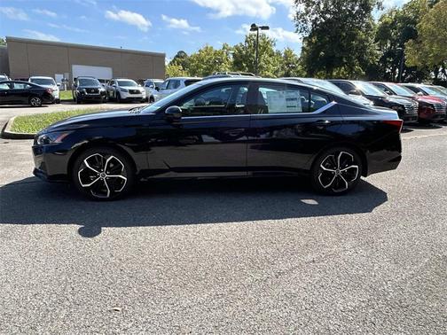 2025 Nissan Altima SR FWD