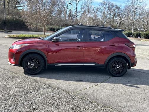 2021 Nissan Kicks SR