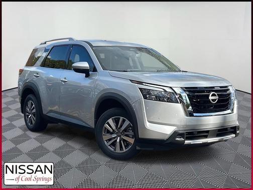 2025 Nissan Pathfinder SL FWD