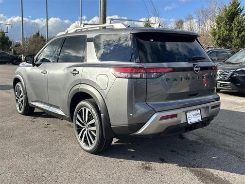 2025 Nissan Pathfinder Platinum 4WD