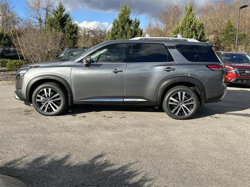 2025 Nissan Pathfinder Platinum 4WD