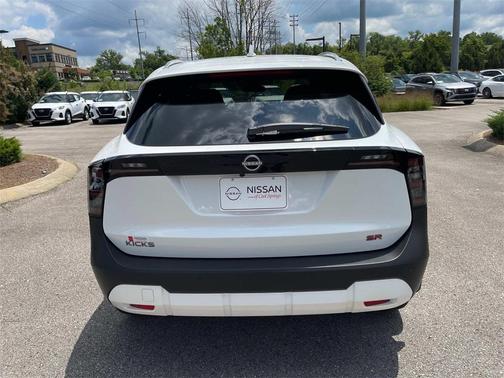 2025 Nissan Kicks SR
