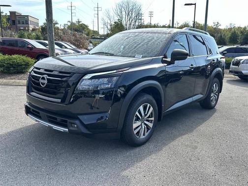 2025 Nissan Pathfinder SL 4WD