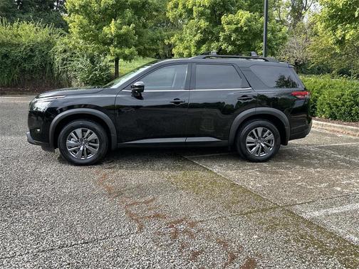 2024 Nissan Pathfinder SV FWD