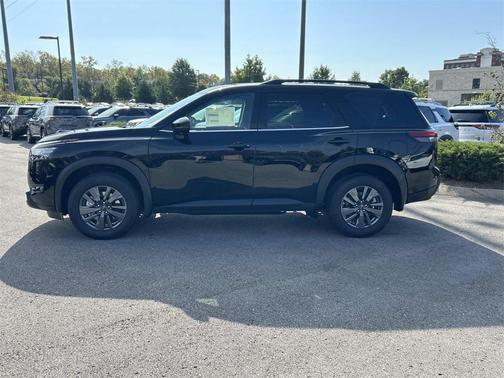 2025 Nissan Pathfinder SV FWD
