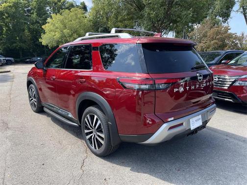 2025 Nissan Pathfinder Platinum 4WD