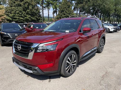 2025 Nissan Pathfinder Platinum 4WD