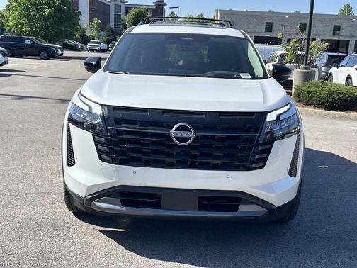 White Pearl 2026 Nissan Pathfinder Platinum