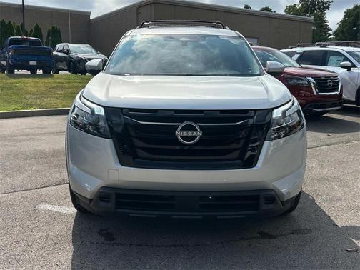 2025 Nissan Pathfinder SV 4WD