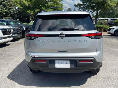 2025 Nissan Pathfinder SV FWD