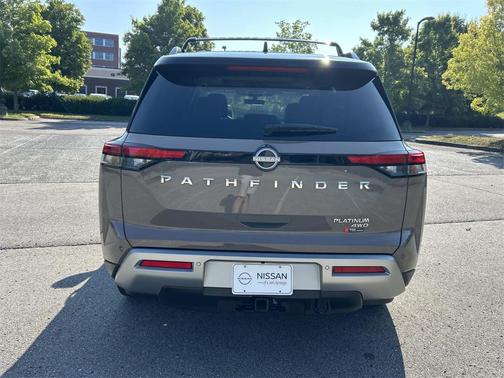 2023 Nissan Pathfinder Platinum 4WD