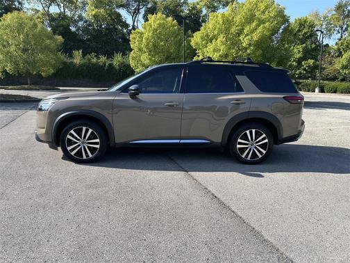 2023 Nissan Pathfinder Platinum 4WD