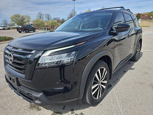 2023 Nissan Pathfinder Platinum 4WD