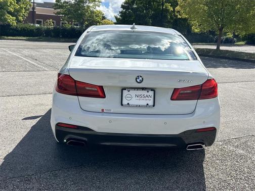2018 BMW 540 540i