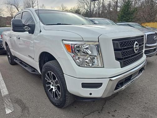 2021 Nissan Titan SV