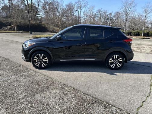 2020 Nissan Kicks SR