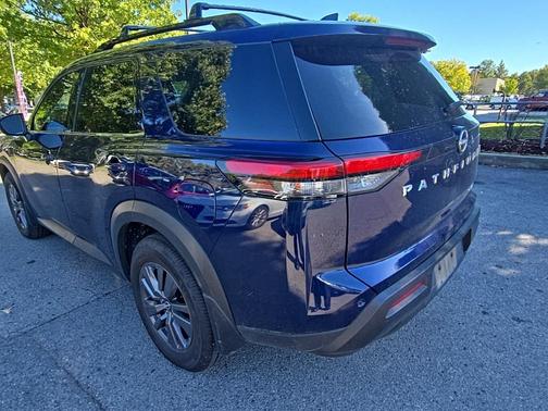 2022 Nissan Pathfinder SV 4WD