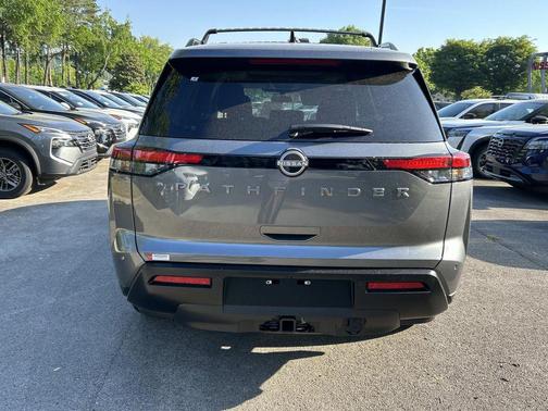 Gun Met 2026 Nissan Pathfinder SV